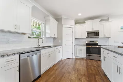Kitchen - 625 Eagleview Dr, Eagleville, TN 37060 photo 3 of 3