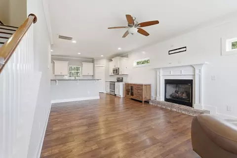 Living - 625 Eagleview Dr, Eagleville, TN 37060 photo 2 of 6