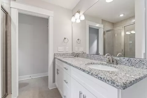 Bath - 625 Eagleview Dr, Eagleville, TN 37060 photo 2 of 3