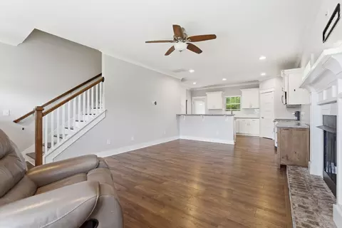 Living - 625 Eagleview Dr, Eagleville, TN 37060 photo 3 of 6