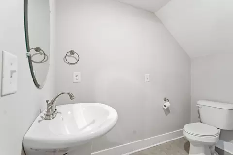 Bath - 625 Eagleview Dr, Eagleville, TN 37060 photo 1 of 3