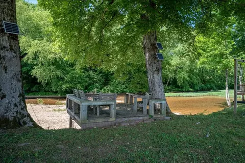 322 Creekside Ln, Westpoint, TN 38486