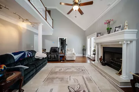 Living - 4775 Bass Rd, Murfreesboro, TN 37129 photo 2 of 2