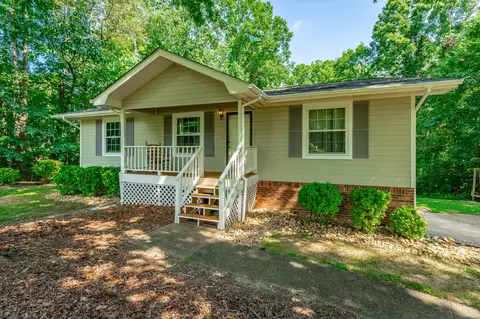 1407 Marrick Dr, Soddy Daisy, TN 37379