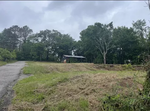 1586 River Rd, Clarksville, TN 37040