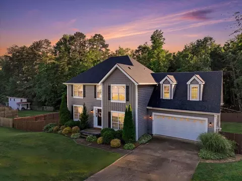 7923 Woodstone Dr, Hixson, TN 37343
