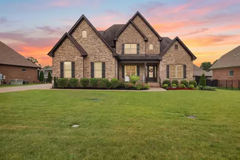7045 Silver Fox St, Smyrna, TN 37167