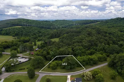 4 Espalier Dr, Decatur, TN 37322