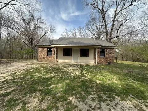 165 Cedar Grove Ln, Bolivar, TN 38008