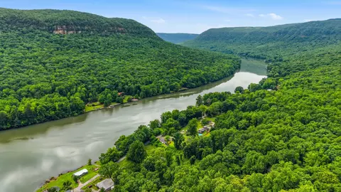 20045 River Canyon Rd, Chattanooga, TN 37405