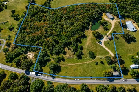 3135 Vanleer Hwy, Charlotte, TN 37036