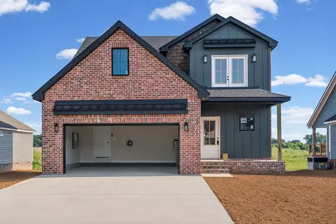 914 Bankside Dr, Clarksville, TN 37043