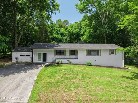 5821 Briercliff Rd, Knoxville, TN 37918