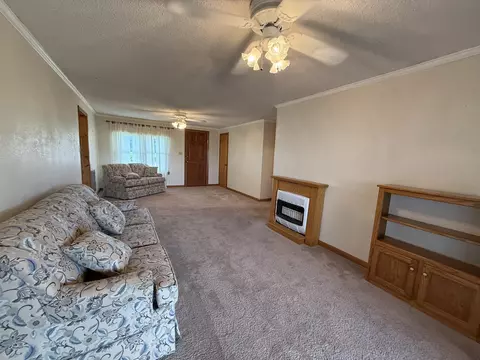 Living - 2971 Monroe Floyd Rd, Decherd, TN 37324 photo 2 of 4