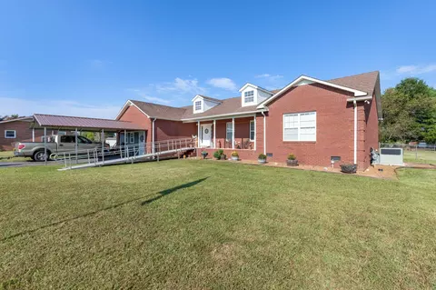 493 Maple Springs Rd, Manchester, TN 37355