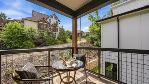 Exterior - 403 Druid Ln, Chattanooga, TN 37405 photo 6 of 10