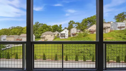 Exterior - 403 Druid Ln, Chattanooga, TN 37405 photo 5 of 10