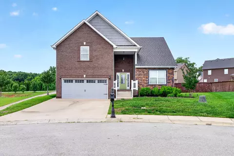 1031 Christian James Ct, Clarksville, TN 37043