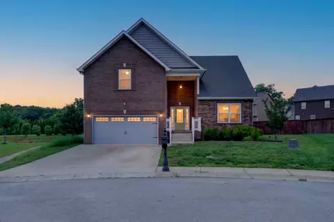 1031 Christian James Ct, Clarksville, TN 37043
