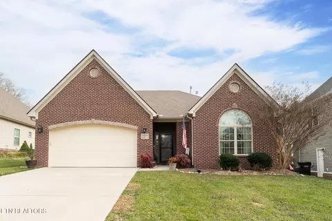 3430 Greentree Ln, Knoxville, TN 37931