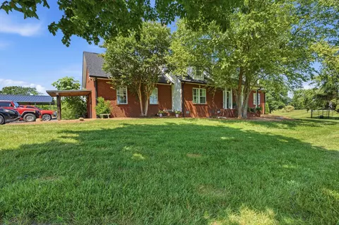 5017 Somerville Rd, Cross Plains, TN 37049