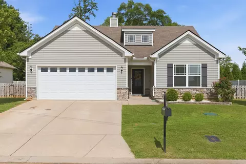 1310 Halverson Dr, Murfreesboro, TN 37128