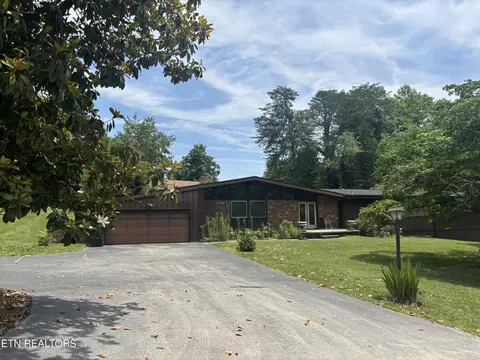 7121 Stone Mill Dr, Knoxville, TN 37919