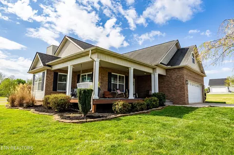 5110 Eagle Crossing Dr, Maryville, TN 37801