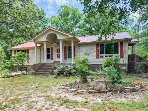 1045 Highland Dr, Dickson, TN 37055
