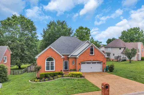 7824 Farmington Pl, Nashville, TN 37221