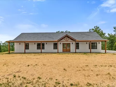 1461 Little Swan Crk, Hohenwald, TN 38462