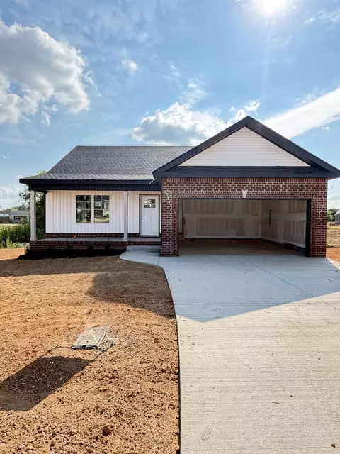 42 Echo Rdg, Oak Grove, KY 42262