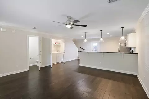 Living - 2506 E Main St #A4, Murfreesboro, TN 37127 photo 5 of 5