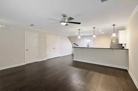 Living - 2506 E Main St #A4, Murfreesboro, TN 37127 photo 4 of 5