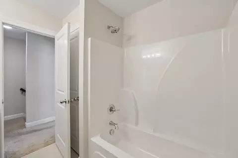 Bath - 2506 E Main St #A4, Murfreesboro, TN 37127 photo 5 of 5