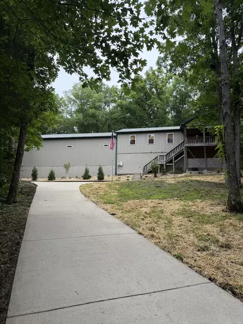 527 Hickory Ridge Rd, Gallatin, TN 37066