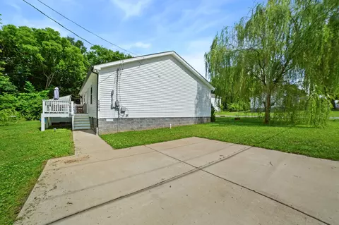 Exterior - 1804 Park St, Springfield, TN 37172 photo 2 of 4
