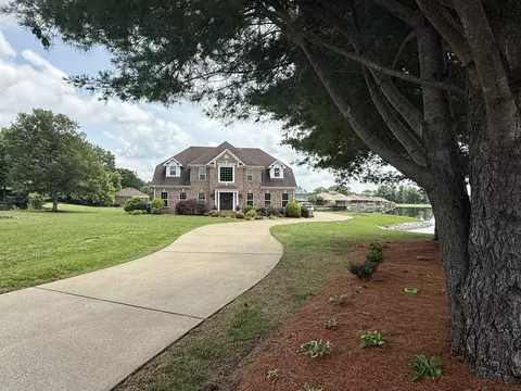 2164 Fairway Dr, Dyersburg, TN 38024