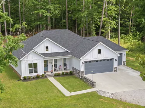 302 Excalibur Trl, Cedar Grove, TN 38321