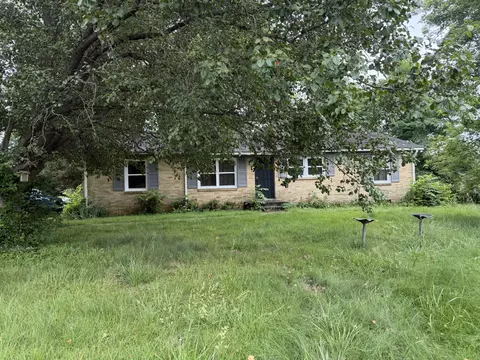 201 Ambrose Dr, Clarksville, TN 37042