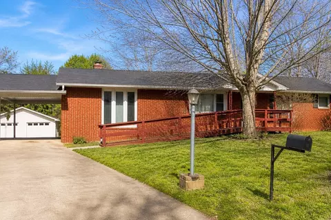 108 Printwood Dr, Dickson, TN 37055