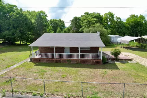 405 Red Maple St, Graysville, TN 37338