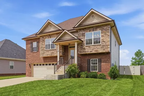 340 Chase Dr, Clarksville, TN 37043