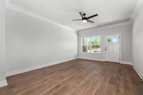 Living - 605 Rohan Dr, Murfreesboro, TN 37129 photo 2 of 5