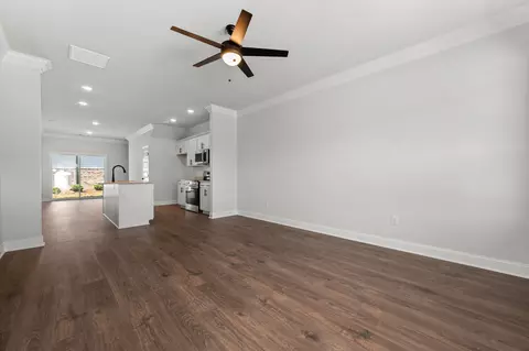 Living - 605 Rohan Dr, Murfreesboro, TN 37129 photo 4 of 5