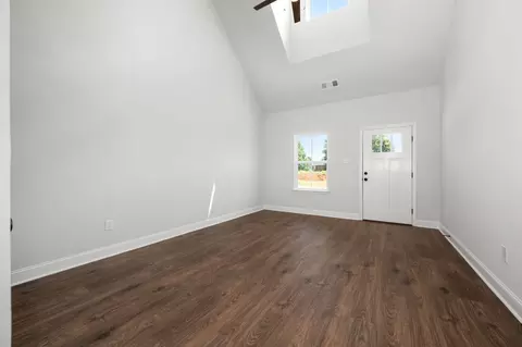 Living - 528 Rohan Dr, Murfreesboro, TN 37129 photo 1 of 2