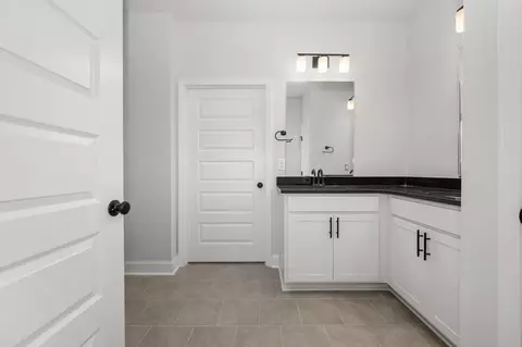 Bath - 528 Rohan Dr, Murfreesboro, TN 37129 photo 2 of 5