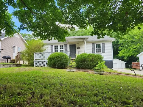 526 9th St, Clarksville, TN 37040
