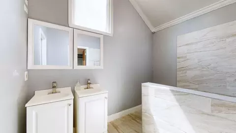 Bath - 2128 E Hill Dr, Madison, TN 37115 photo 2 of 5