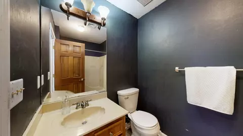 Bath - 2128 E Hill Dr, Madison, TN 37115 photo 3 of 5